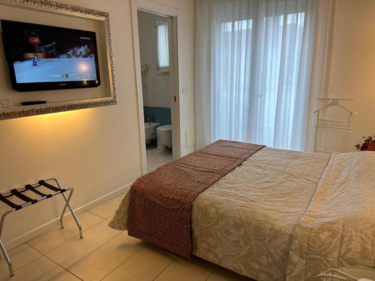 Hotel Albatros Lido di Jesolo Esterno foto