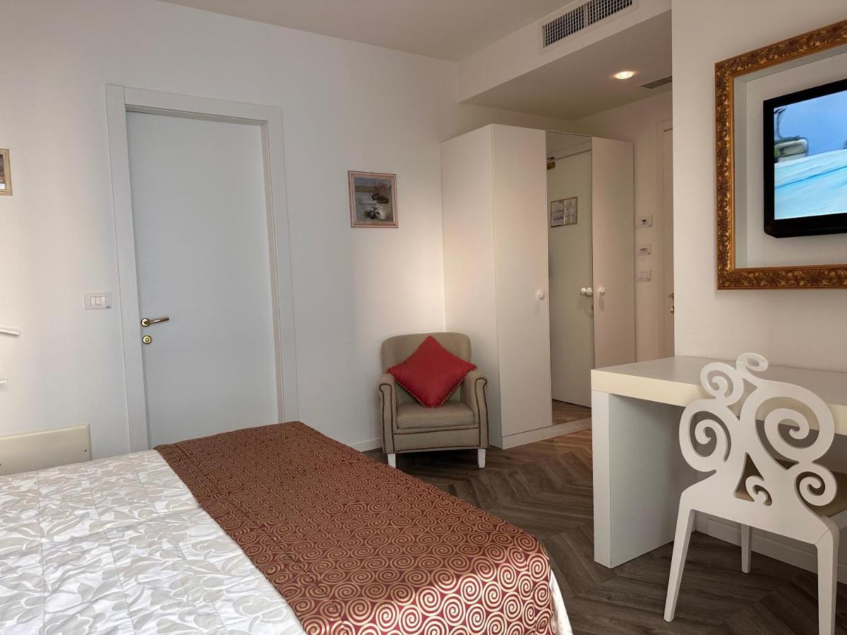 Hotel Albatros Lido di Jesolo Esterno foto