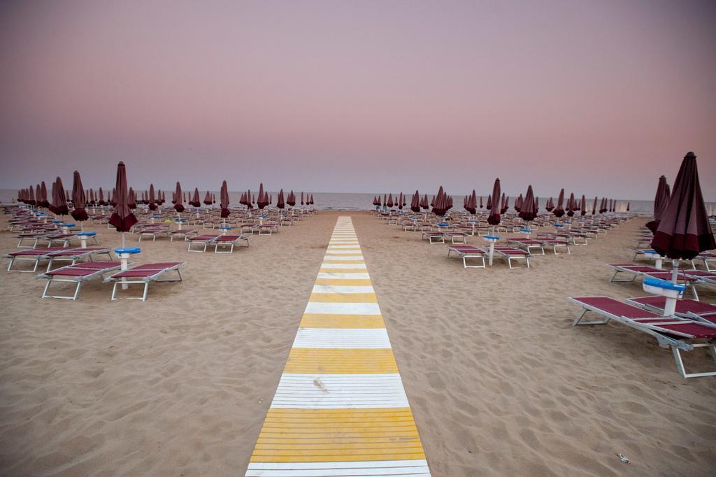 Hotel Albatros Lido di Jesolo Esterno foto